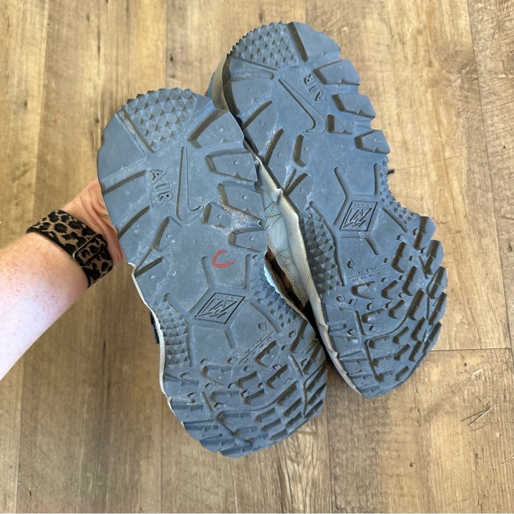Nike Air Humara 17 Premium - Picture 8 of 10